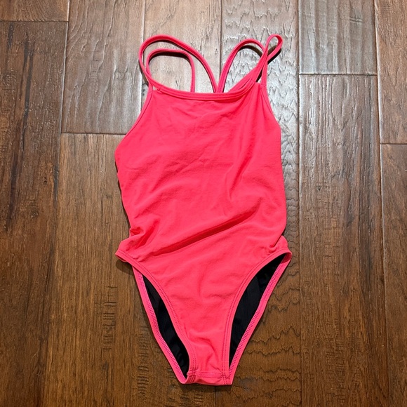 Joslyn Murray in Hot Pink - Picture 1 of 3